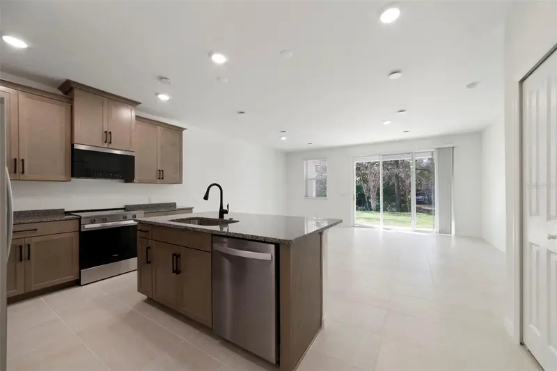 1689 Greenleaf Woods Cv, FL