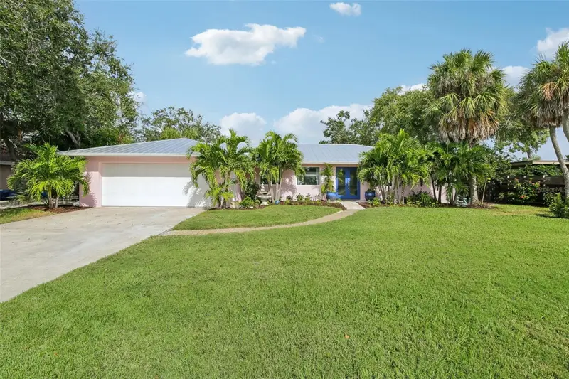 613 Buttonwood Dr, FL