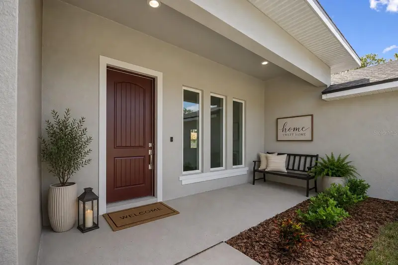 52 Pershing Ln, FL