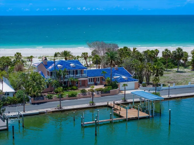 1114 Mandalay Pt, FL