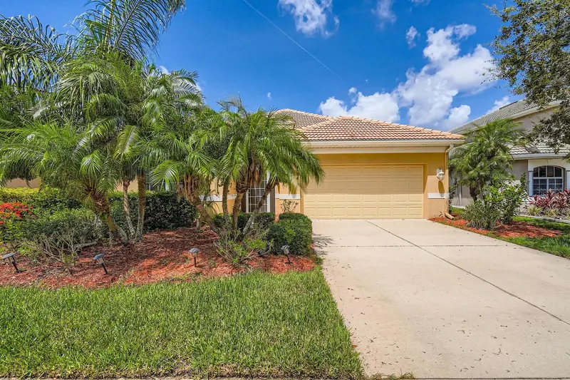 244 Golden Harbour Trl, FL