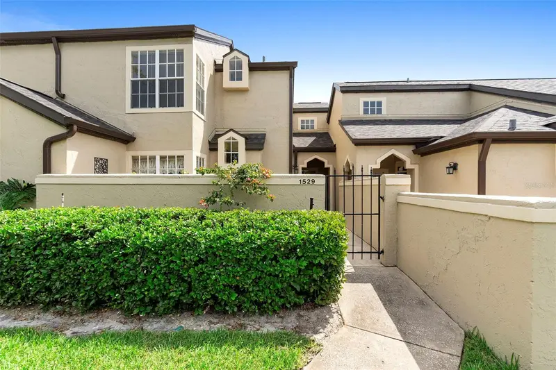 1529 Farrindon Cir, FL