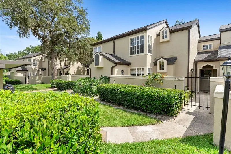 1529 Farrindon Cir, FL