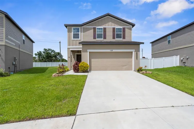 1038 Kelly Fern Loop, FL
