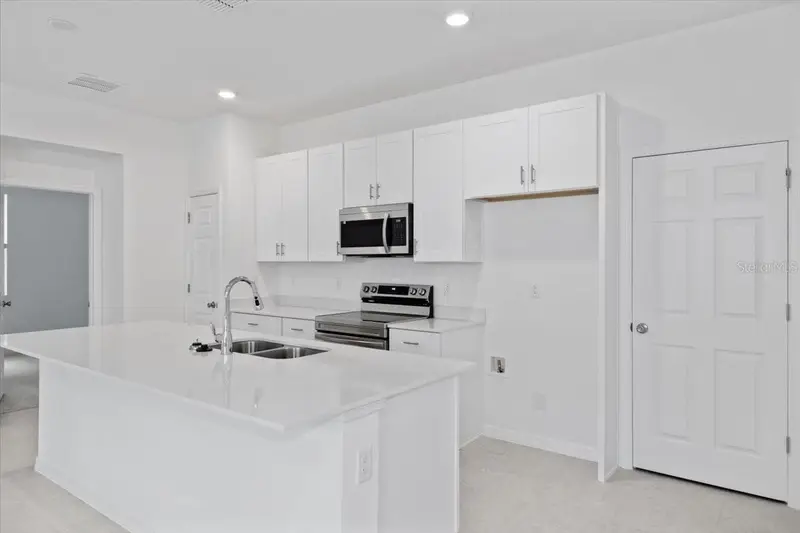 1194 Atlantic Ave, FL