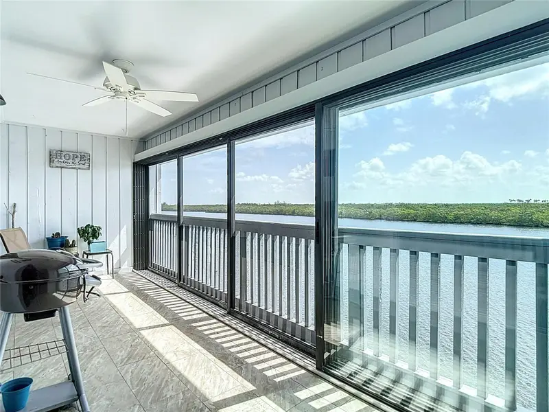 809 Bahia Del Sol Dr #72, FL
