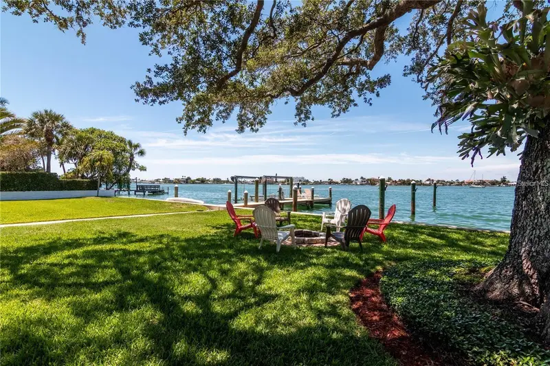 3 Paradise Ln, FL