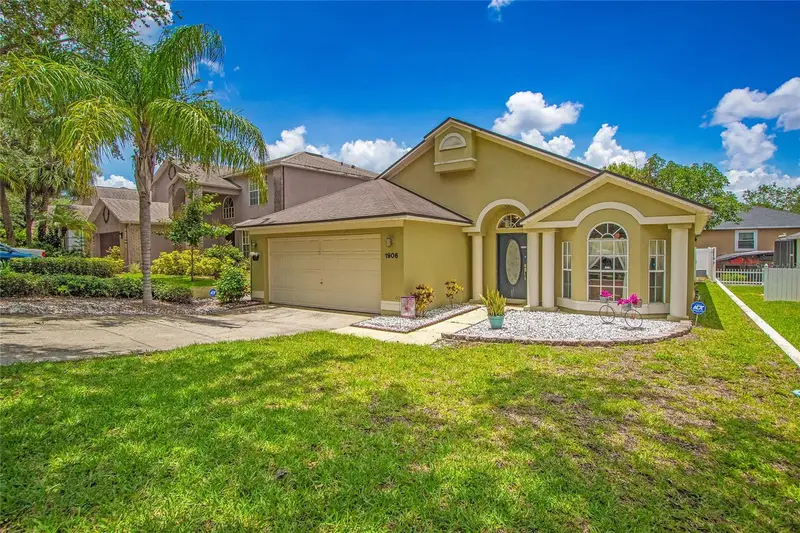 1906 Chathamoor Dr, FL