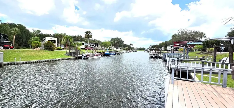 568 Waterway Dr, FL