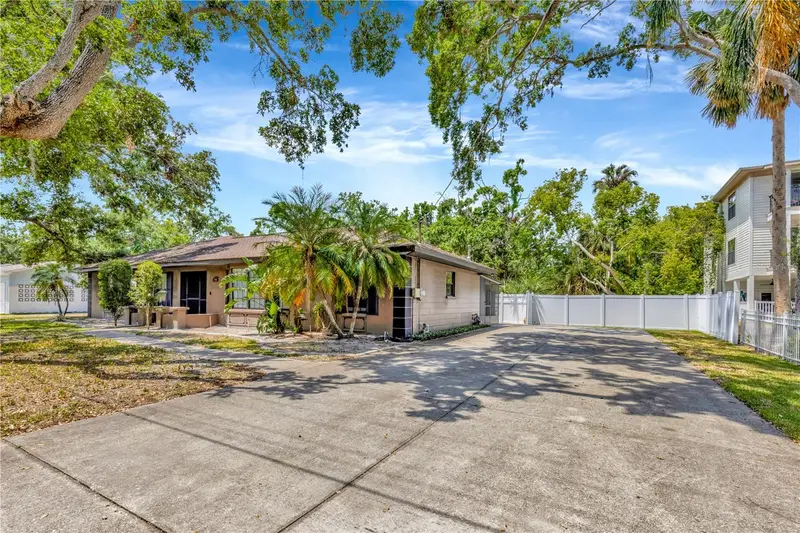 4909 S Elberon St, FL