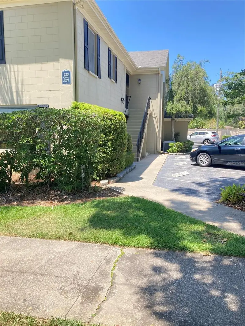 223 Windsor St #6, FL
