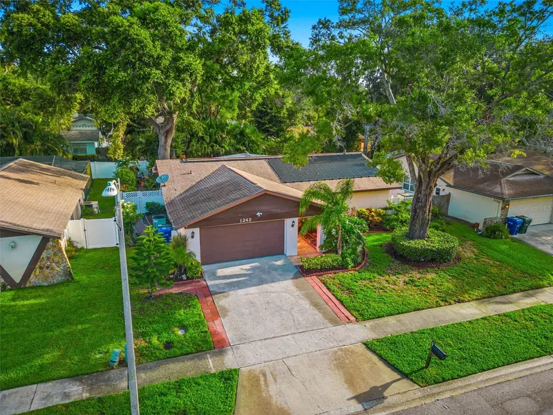 1242 Whisper Dr, FL