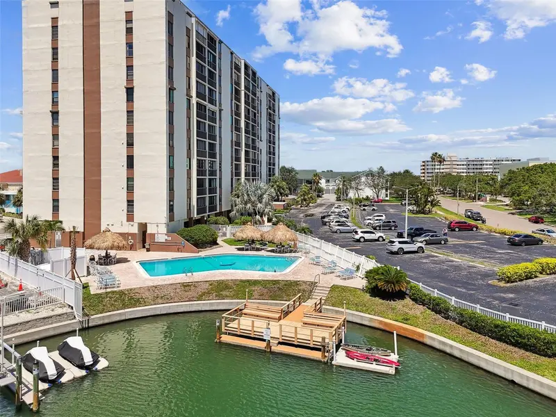 255 Dolphin Pt #207, FL