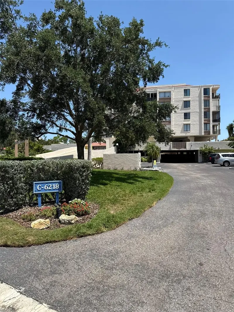 6218 Palma Del Mar #303, FL