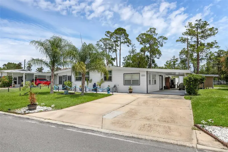 1025 Capella Dr, FL