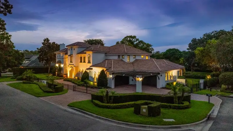 2211 Azalea Pl, FL