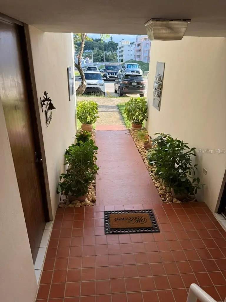 Codominium Vista Real #9, PR