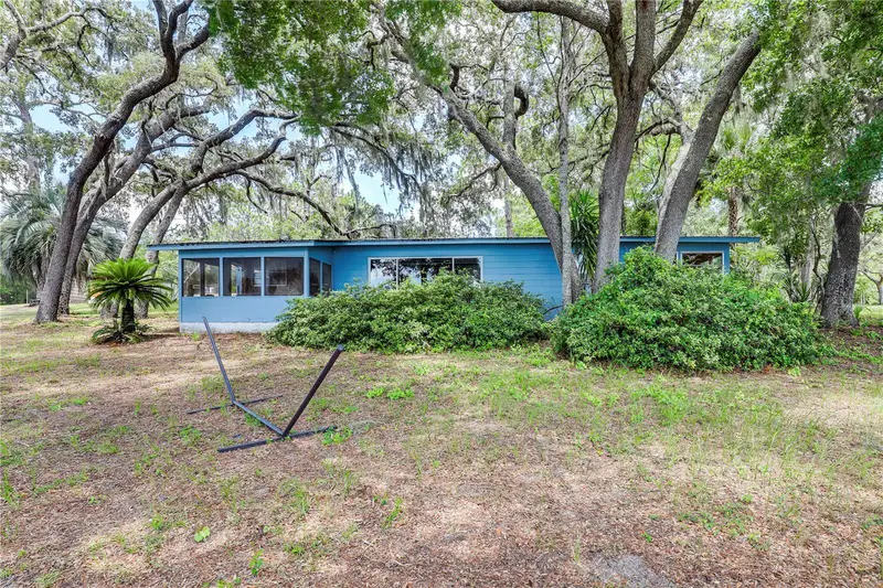 104 Carter Whittaker Ln, FL