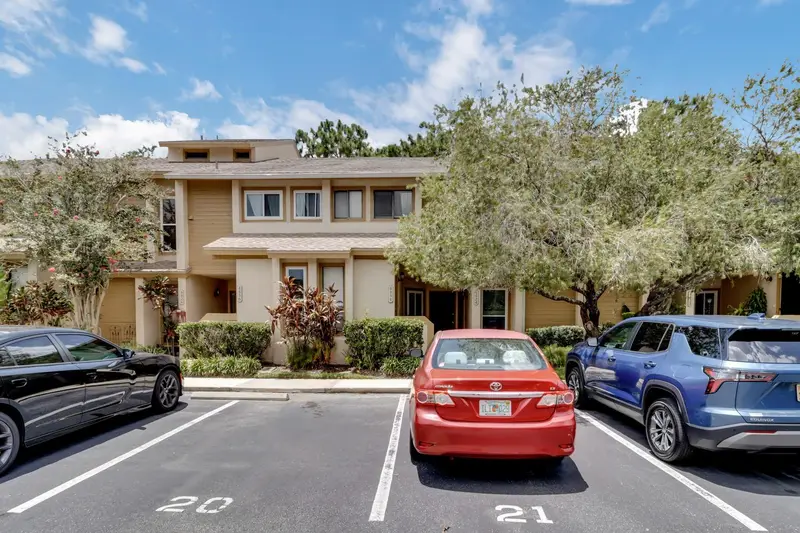 4434 Middlebrook Rd #4, FL