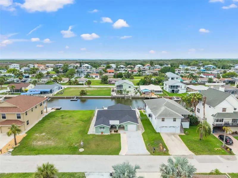 7401 Islander Ln, FL