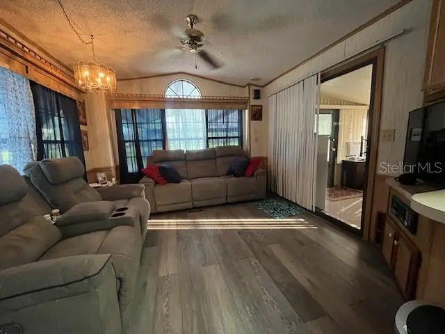 70 Fairview Dr S, FL