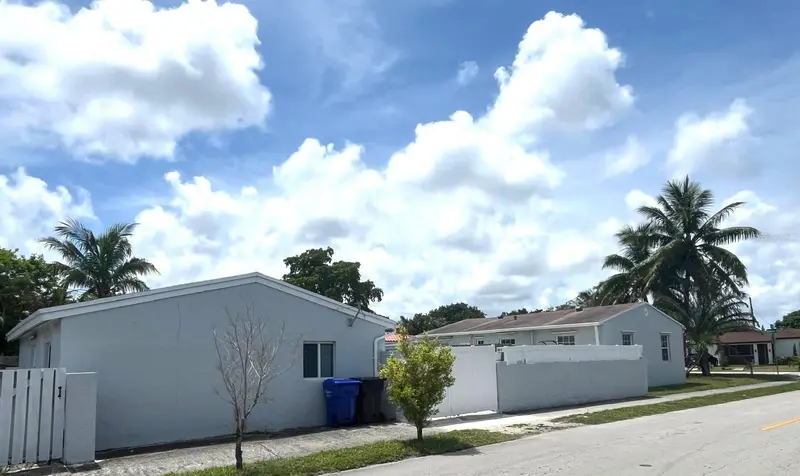 2402 Rodman St, FL