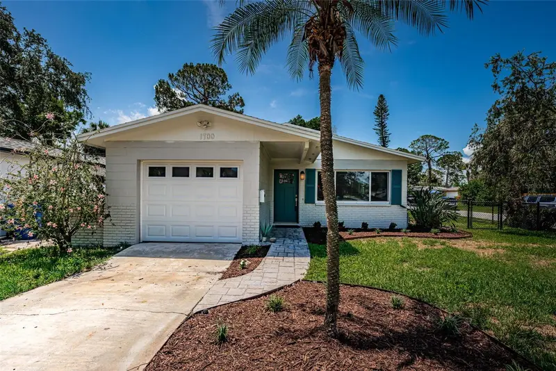 1700 Shore Acres Blvd Ne, FL