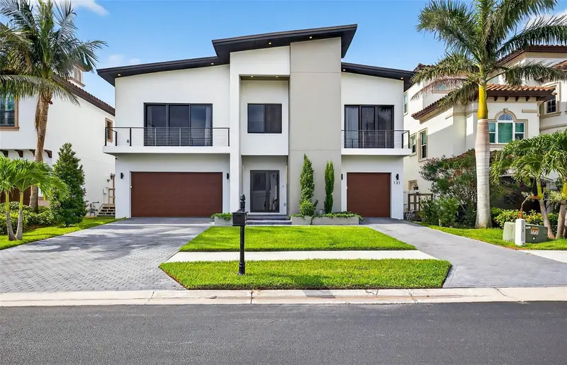 131 Forest Hills Dr, FL