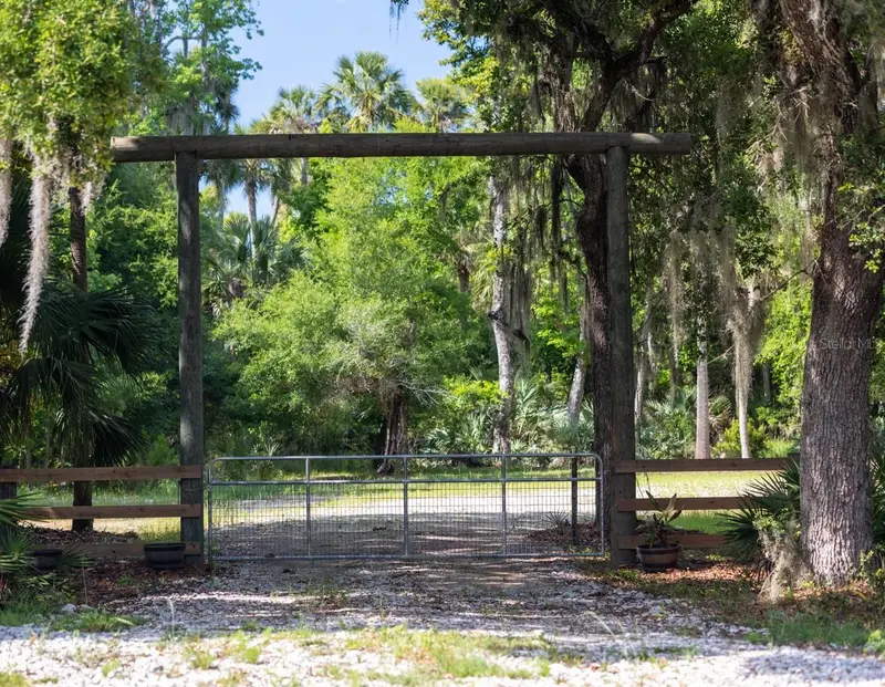 10 Lexington Ct, FL