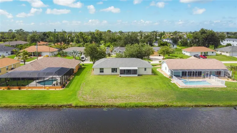 104 Mark Twain Ln, FL