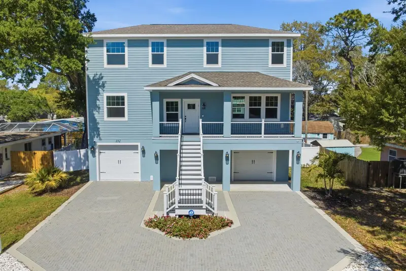 132 Pennsylvania Ave, FL