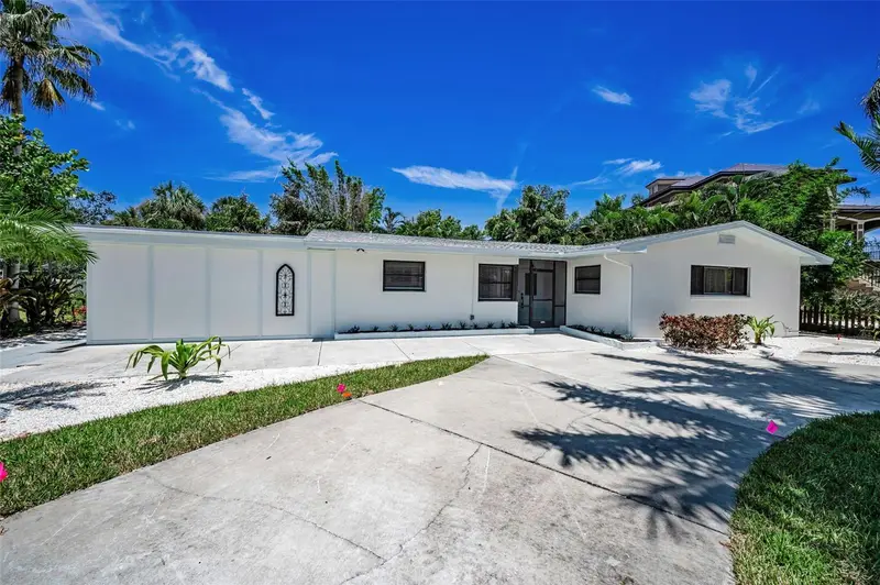 112 Peterson Ln, FL