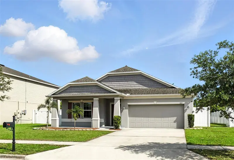 303 Briarbrook Ln, FL