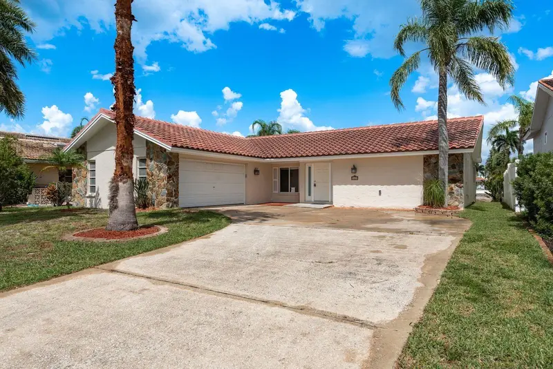 5008 Glenn Dr, FL