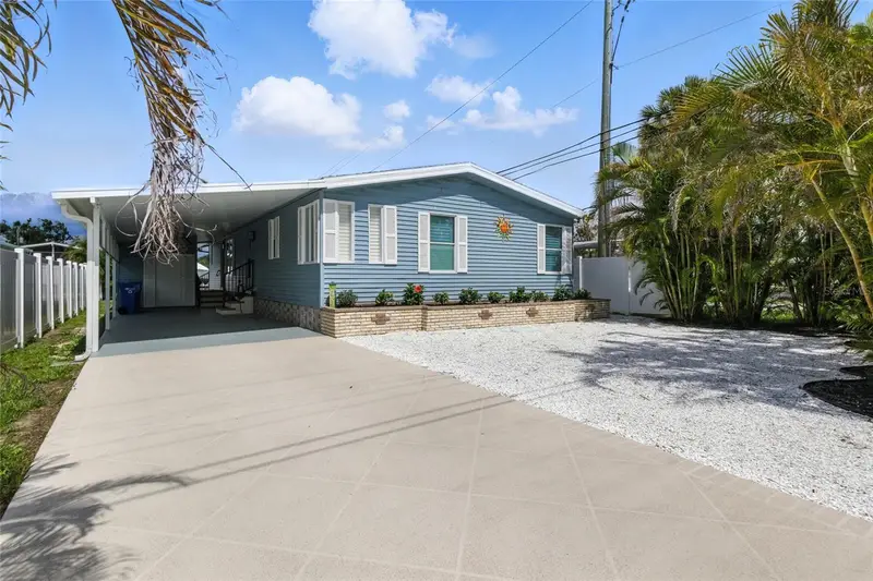 38 Plumosa Dr, FL