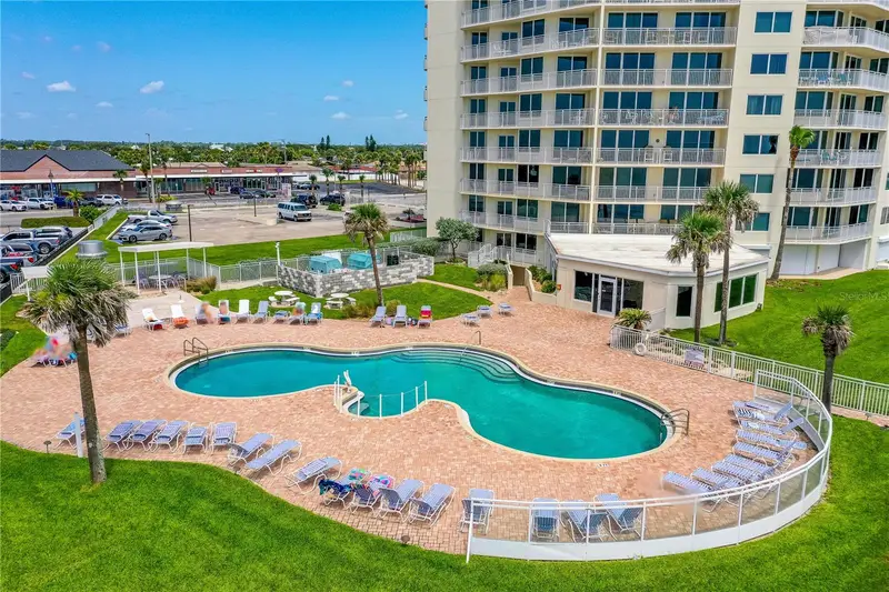 2545 S Atlantic Ave #102, FL