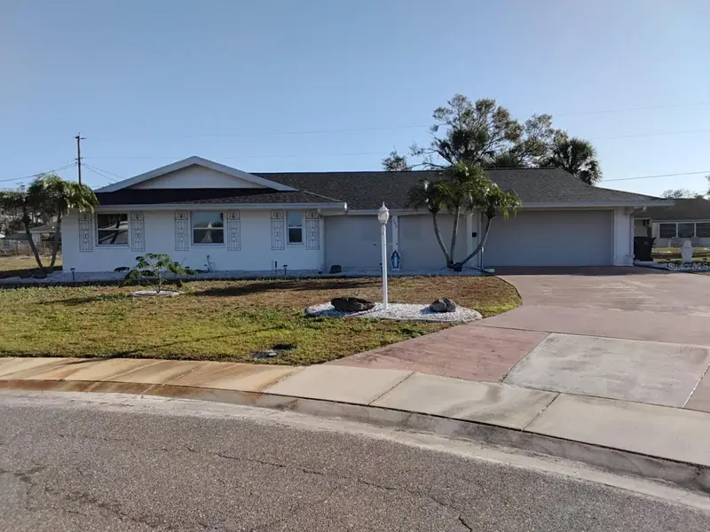702 Cypress Pl, FL