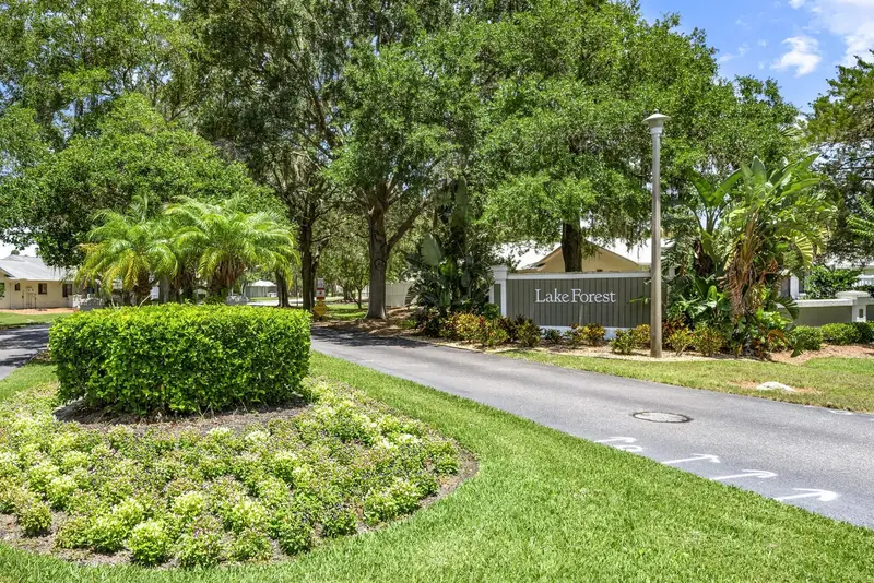 39 Lake Forest Pl, FL