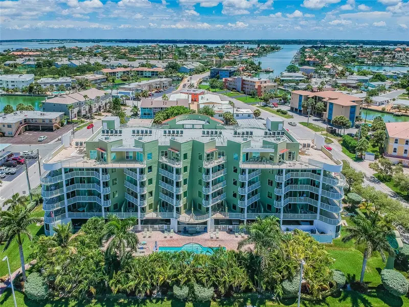 11605 Gulf Blvd #402, FL