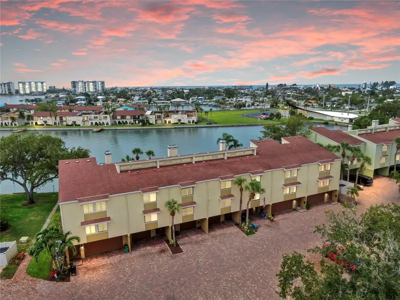 459 Haven Point Dr #459, FL
