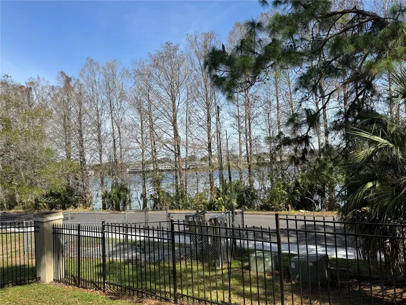 199 Afton Sq #108, FL