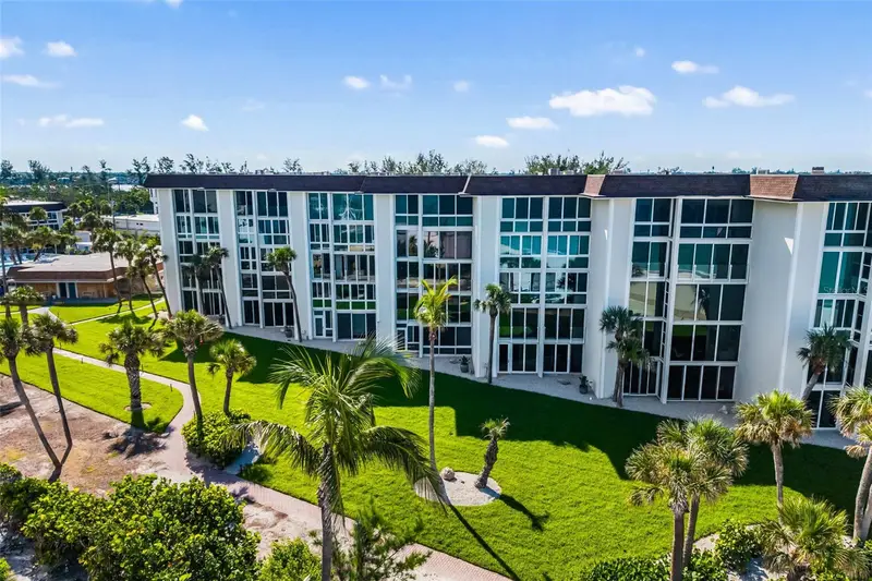 2110 Benjamin Franklin Dr #301, FL