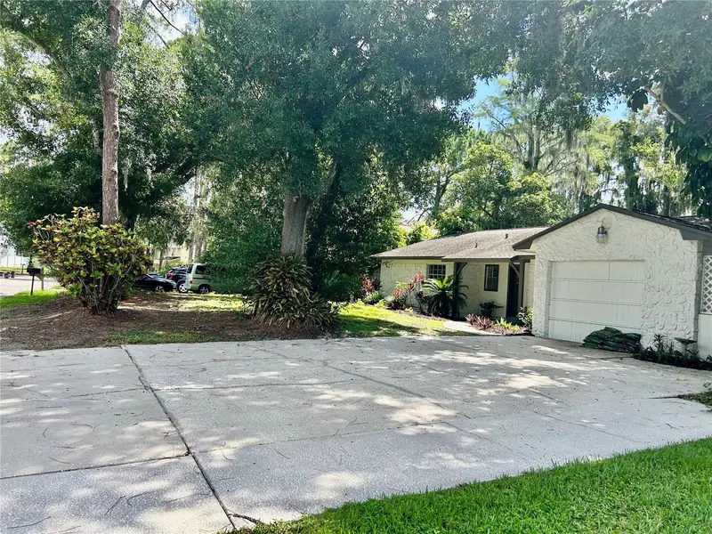 17017 Paula Ln, FL