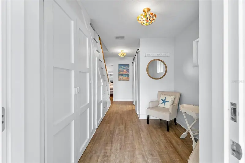 19 Bay Dr, FL