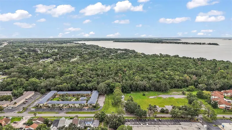 W Oak Terrace Dr, FL