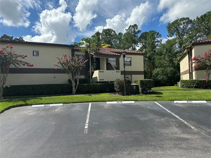3279 Westridge Blvd #204, FL