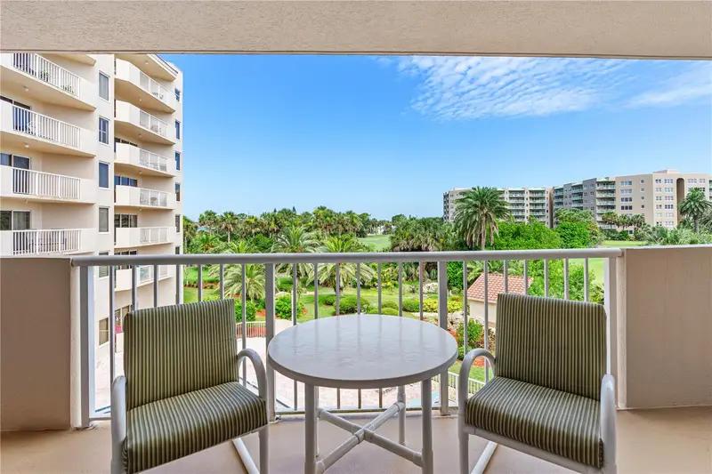 3 Oceans West Blvd #3a7, FL