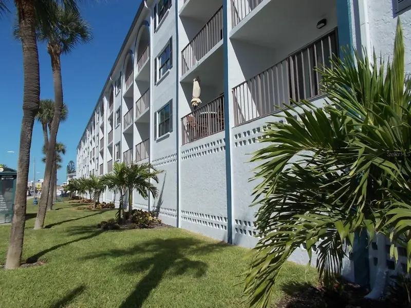 14001 Gulf Blvd #407, FL