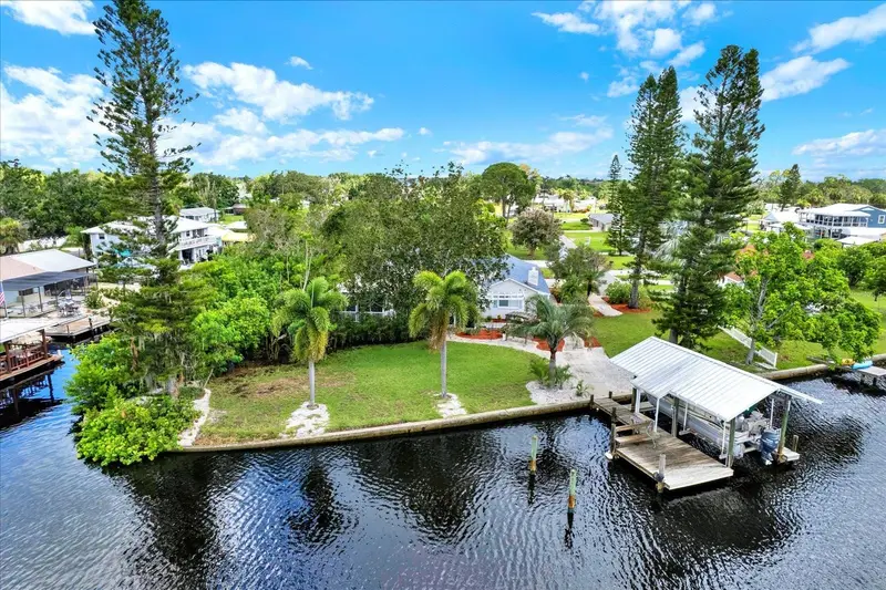 102 W North Branch Rd, FL