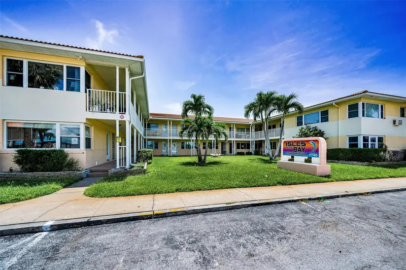 7740 Boca Ciega Dr #204, FL